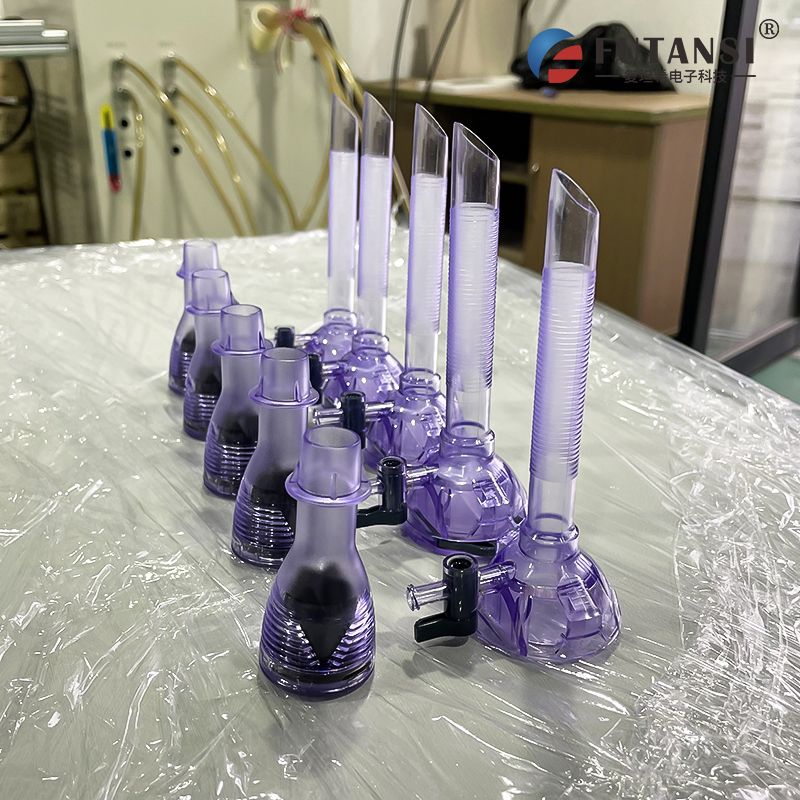 紫外線UV膠水通常是綠色的么？